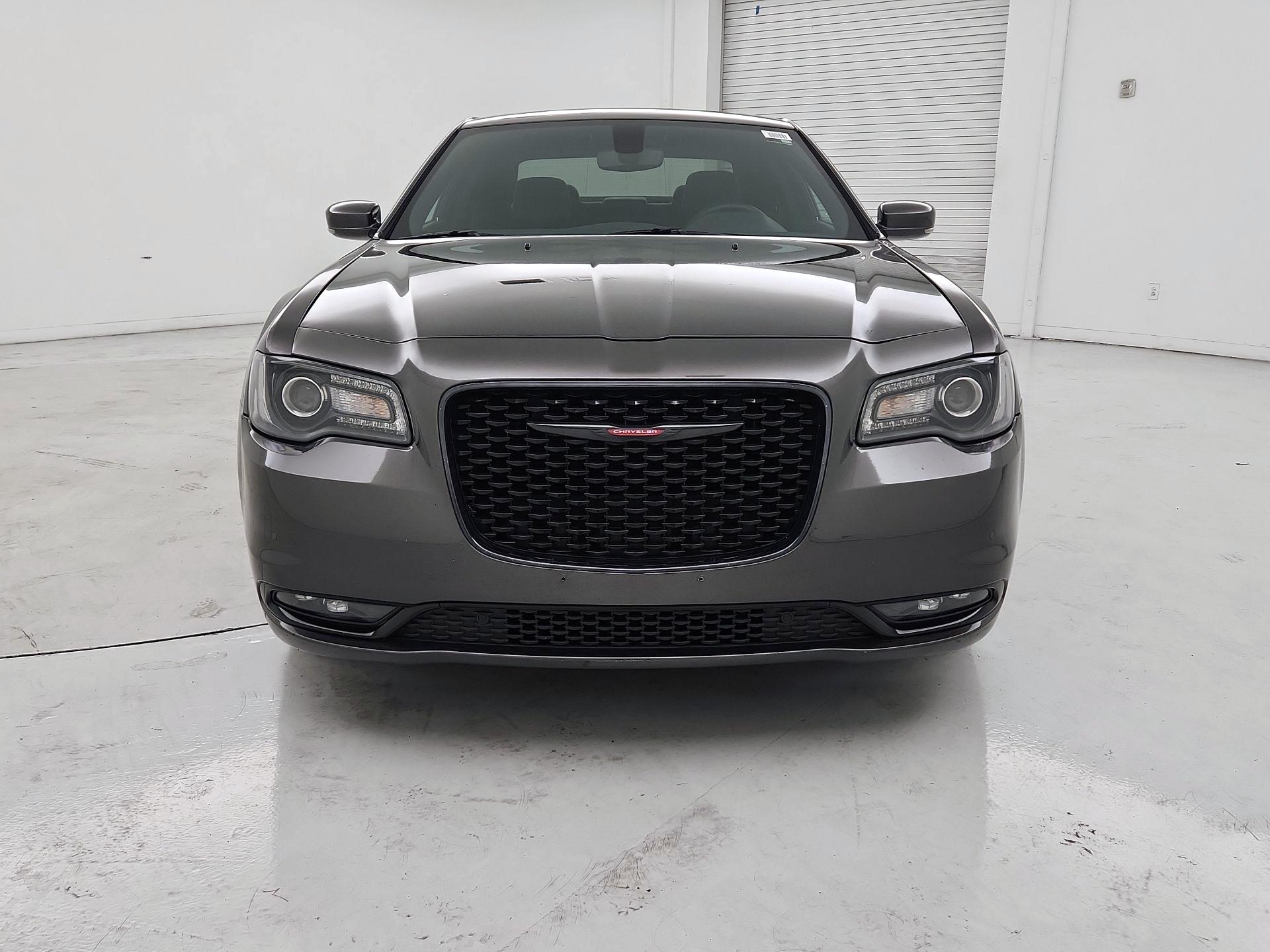 Thumbnail: 2023 Chrysler 300 - 2