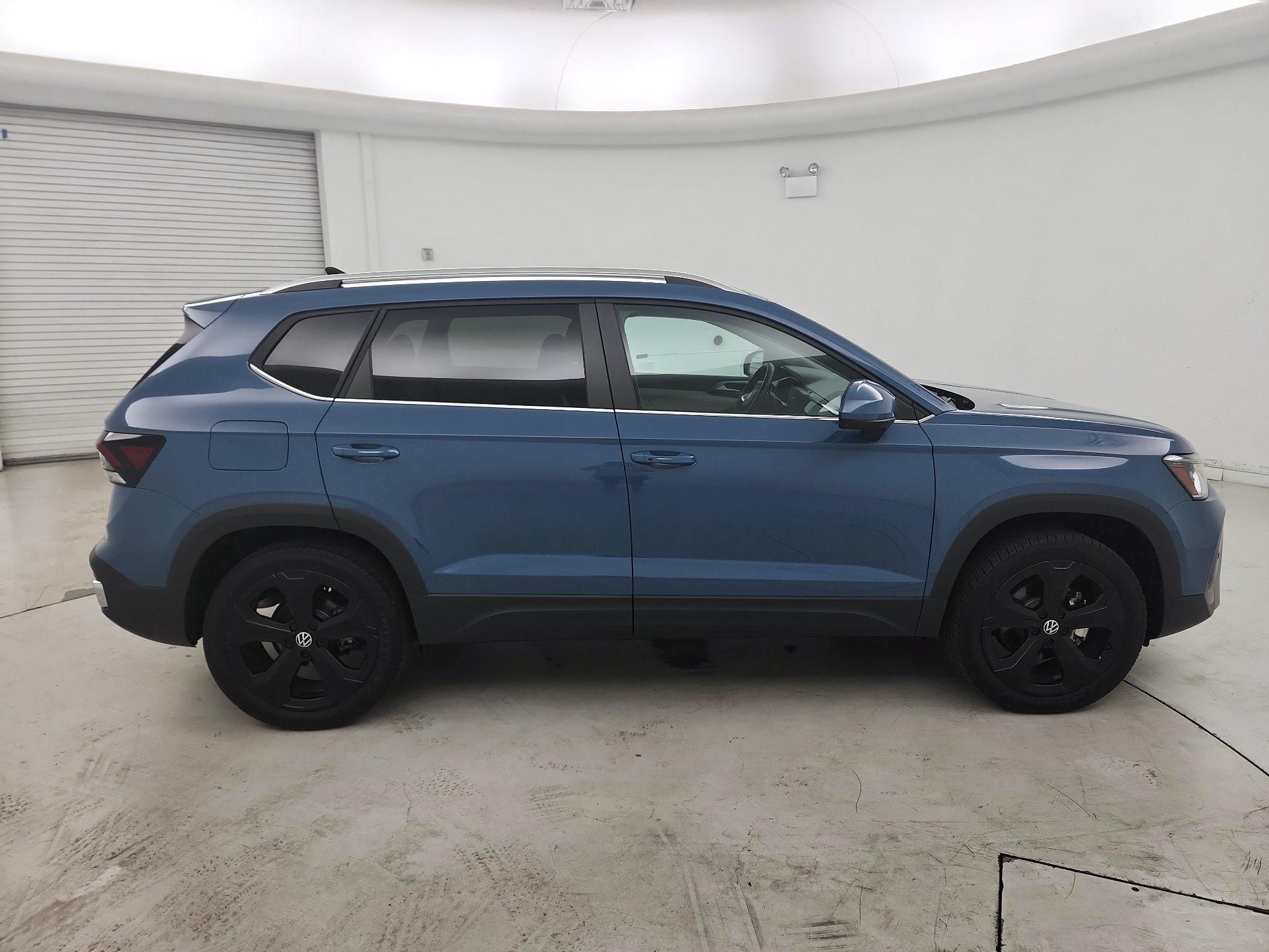 Thumbnail: 2025 Volkswagen Taos - 4