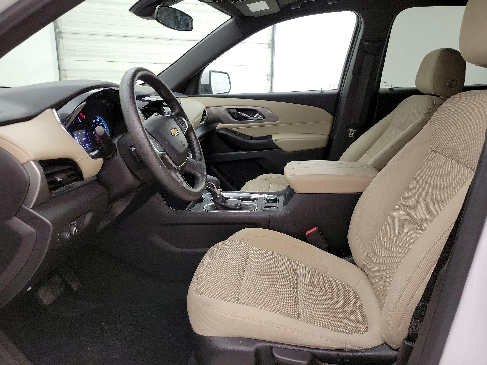 Thumbnail: 2023 Chevrolet Traverse - 11