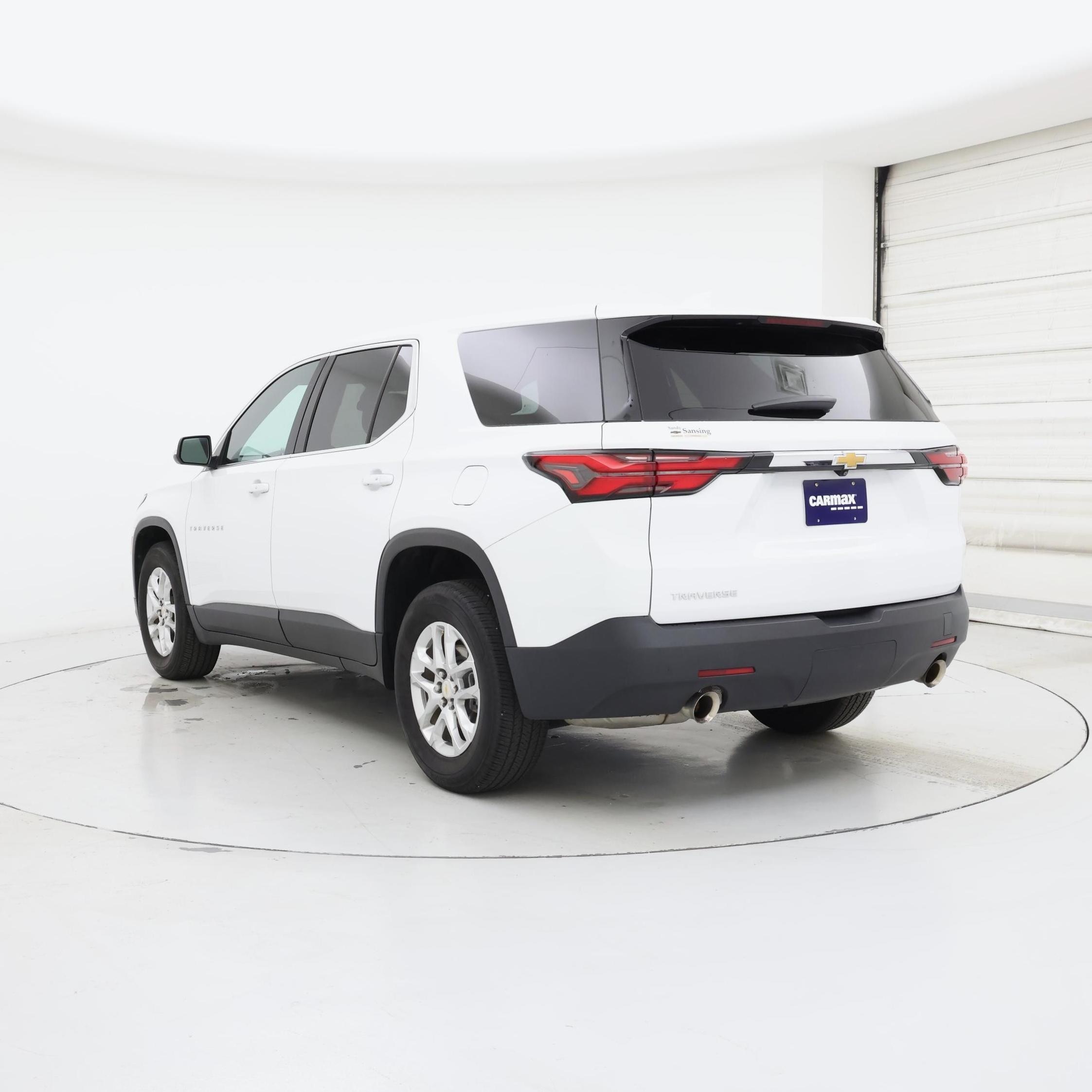 Thumbnail: 2023 Chevrolet Traverse - 2