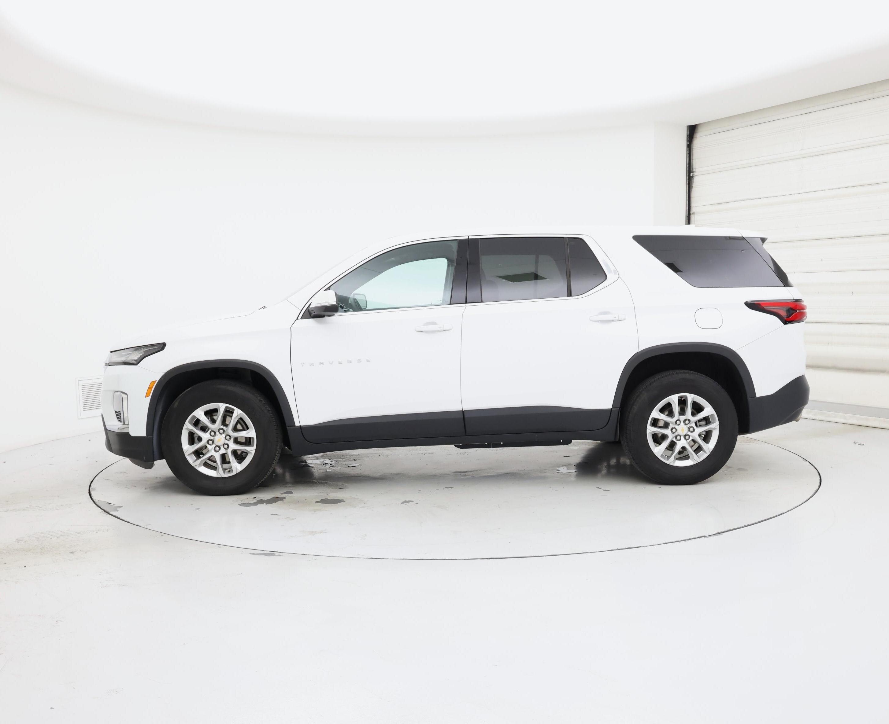 Thumbnail: 2023 Chevrolet Traverse - 3
