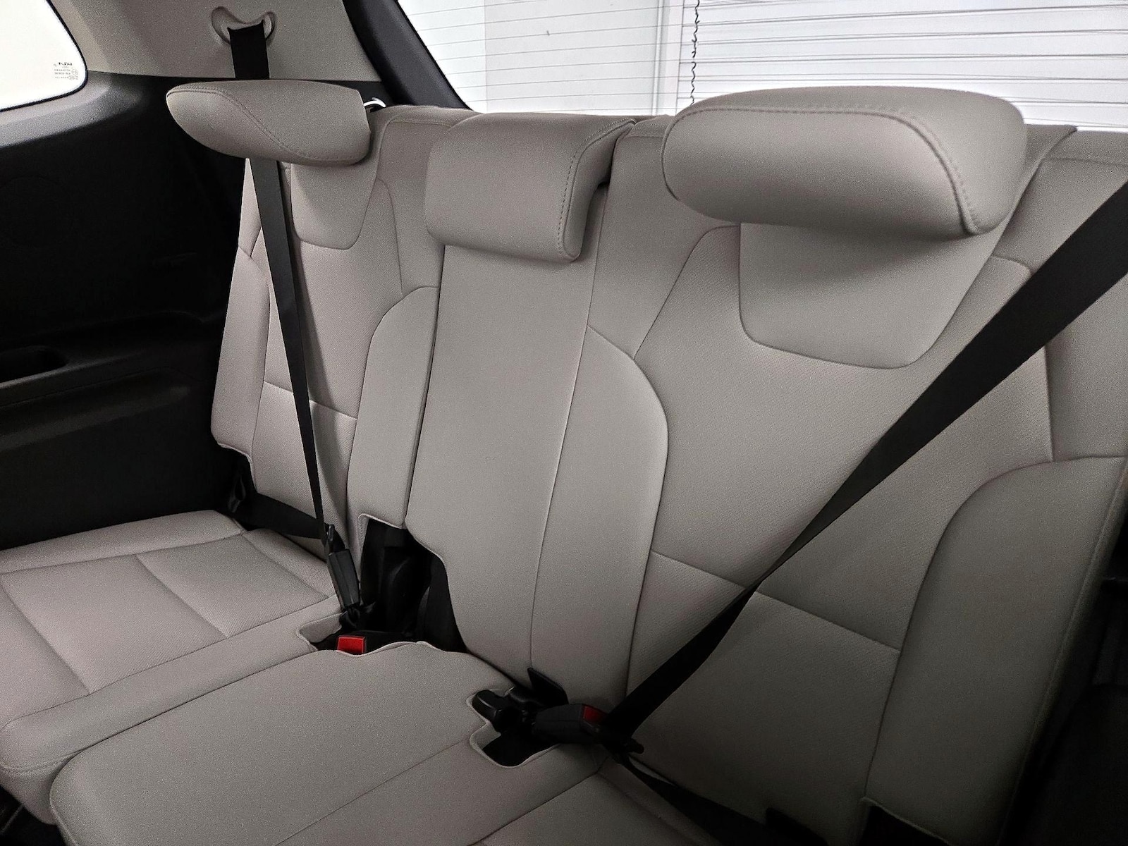 2025 Kia Telluride S - Photo 23