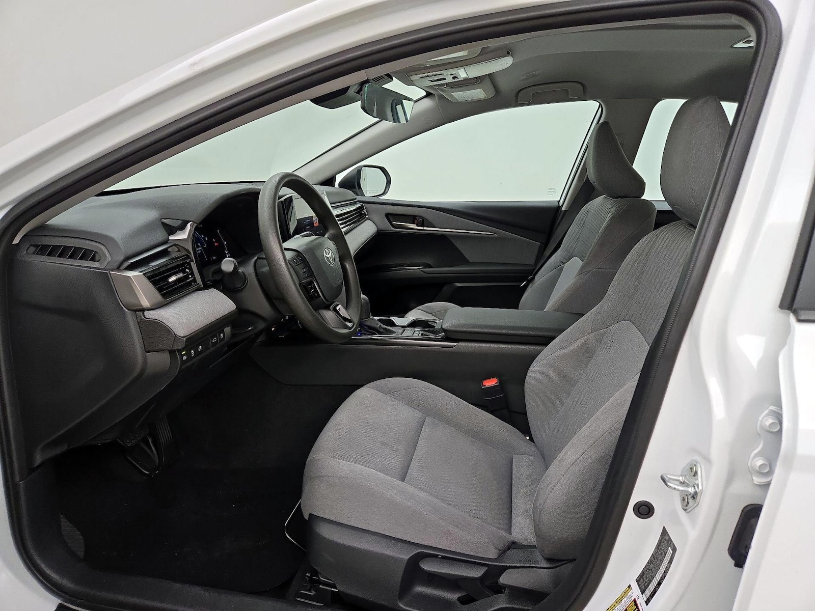 2025 Toyota Camry LE - Photo 12