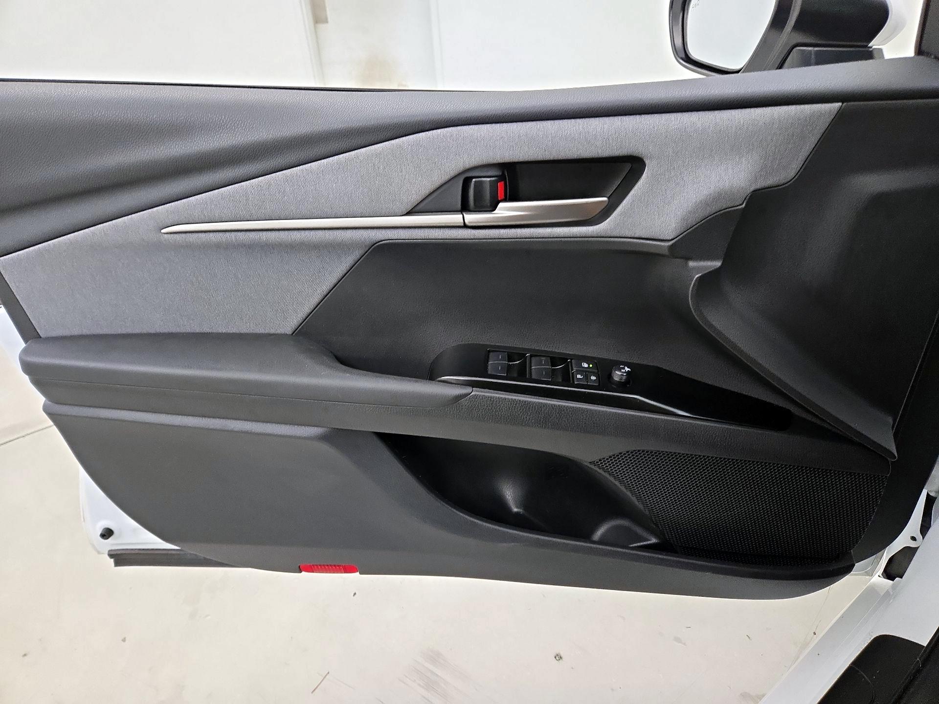 Thumbnail: 2025 Toyota Camry - 12