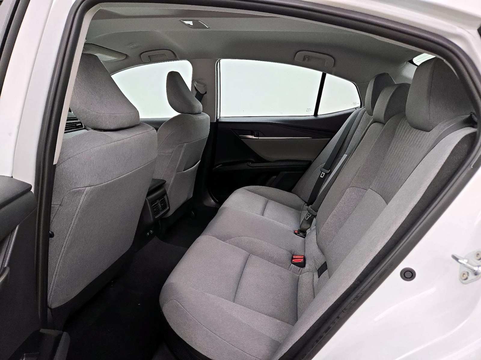 2025 Toyota Camry LE - Photo 20