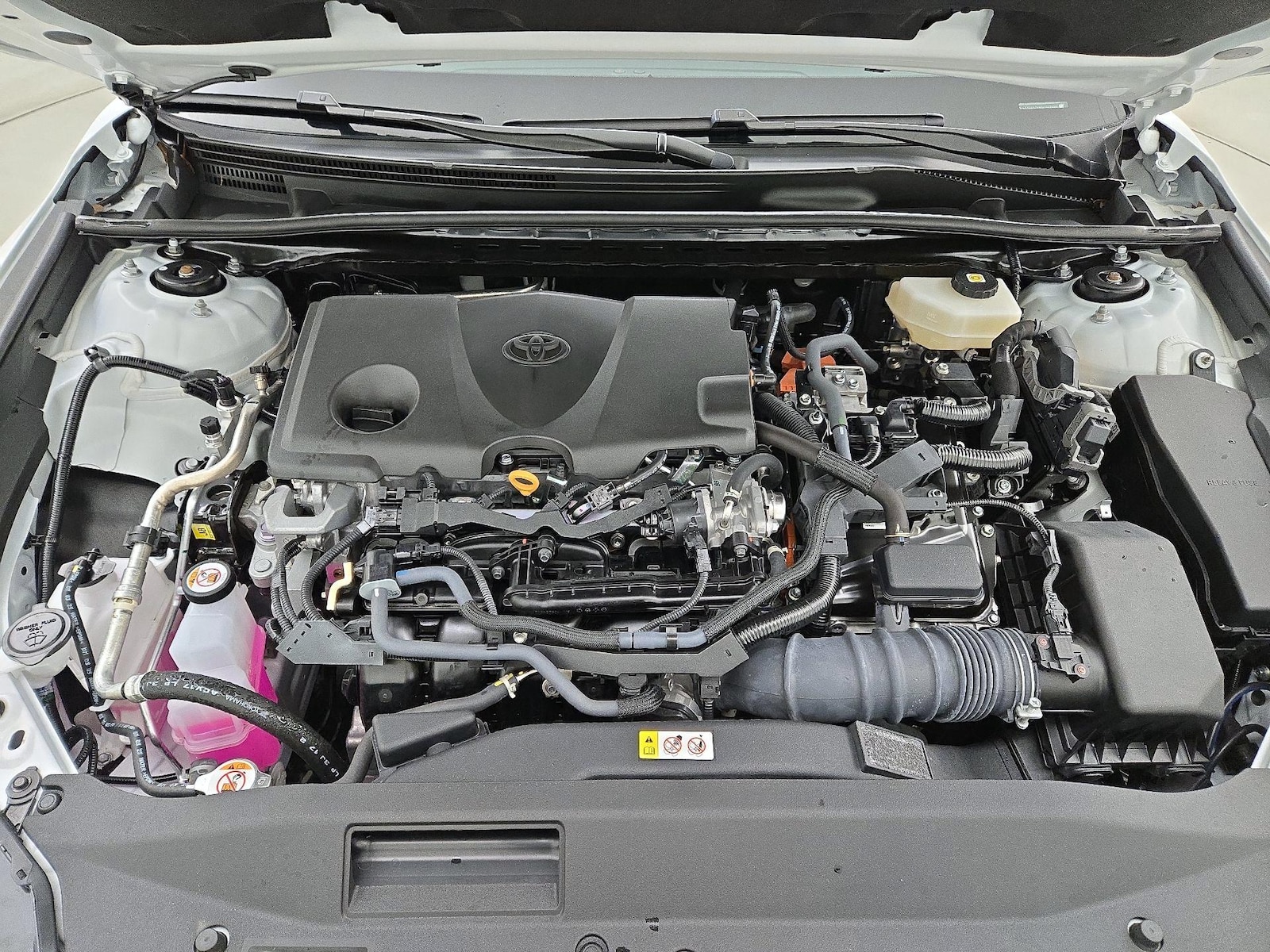2025 Toyota Camry LE - Photo 22