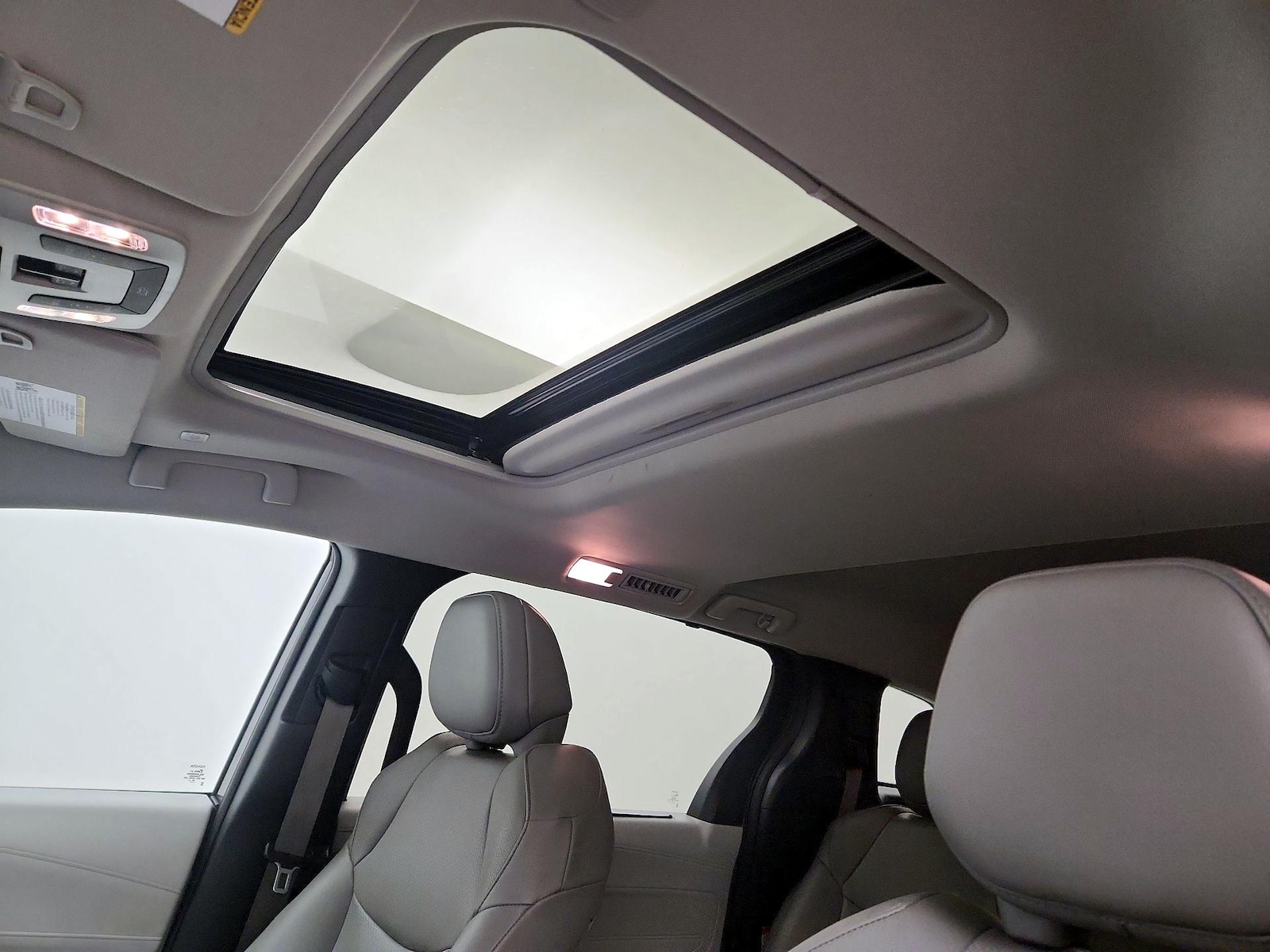 Sunroof(s) & Overhead Airbags