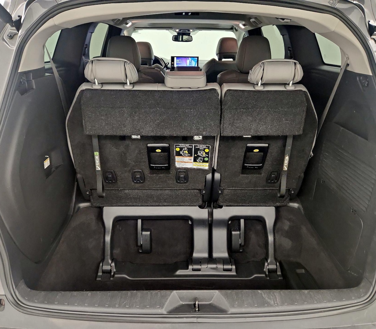 Trunk/Cargo (Seats Up)
