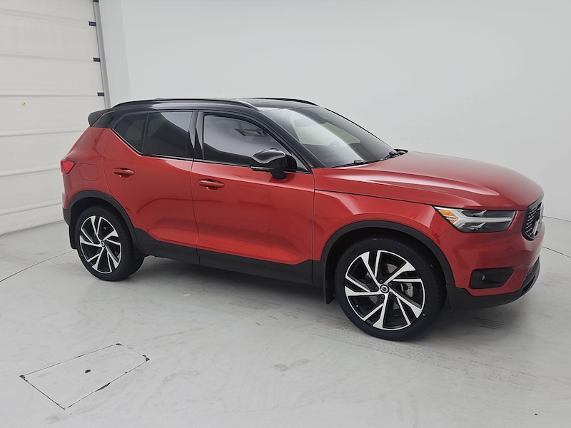 2022 Volvo XC40 T5 R-Design