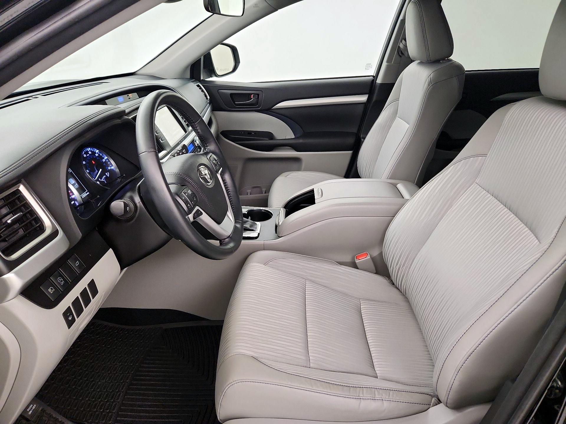 Thumbnail: 2018 Toyota Highlander - 9