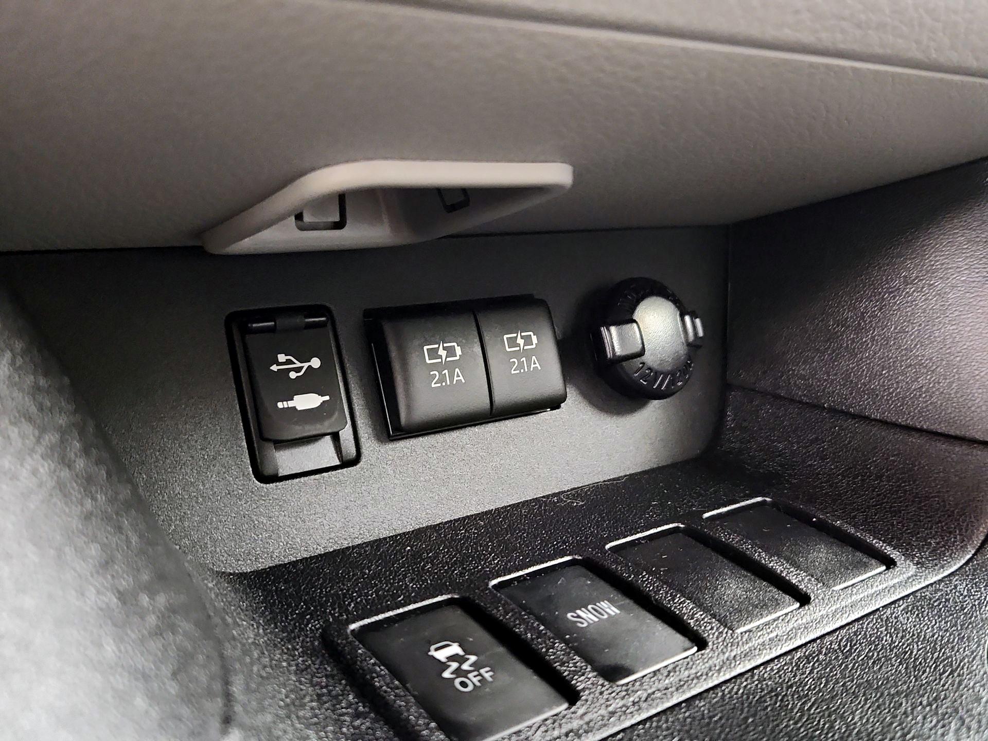 Thumbnail: 2018 Toyota Highlander - 16