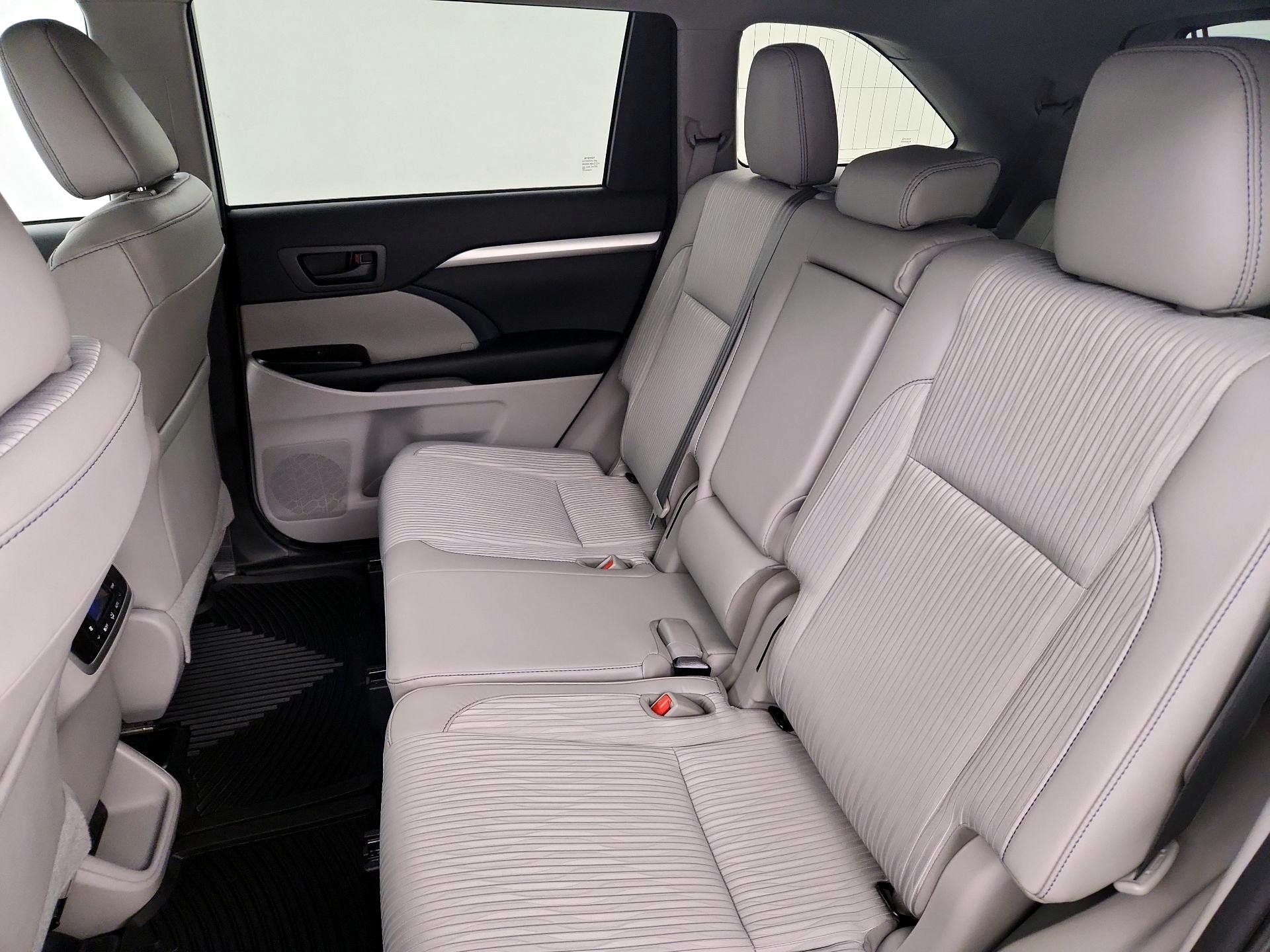 Thumbnail: 2018 Toyota Highlander - 17