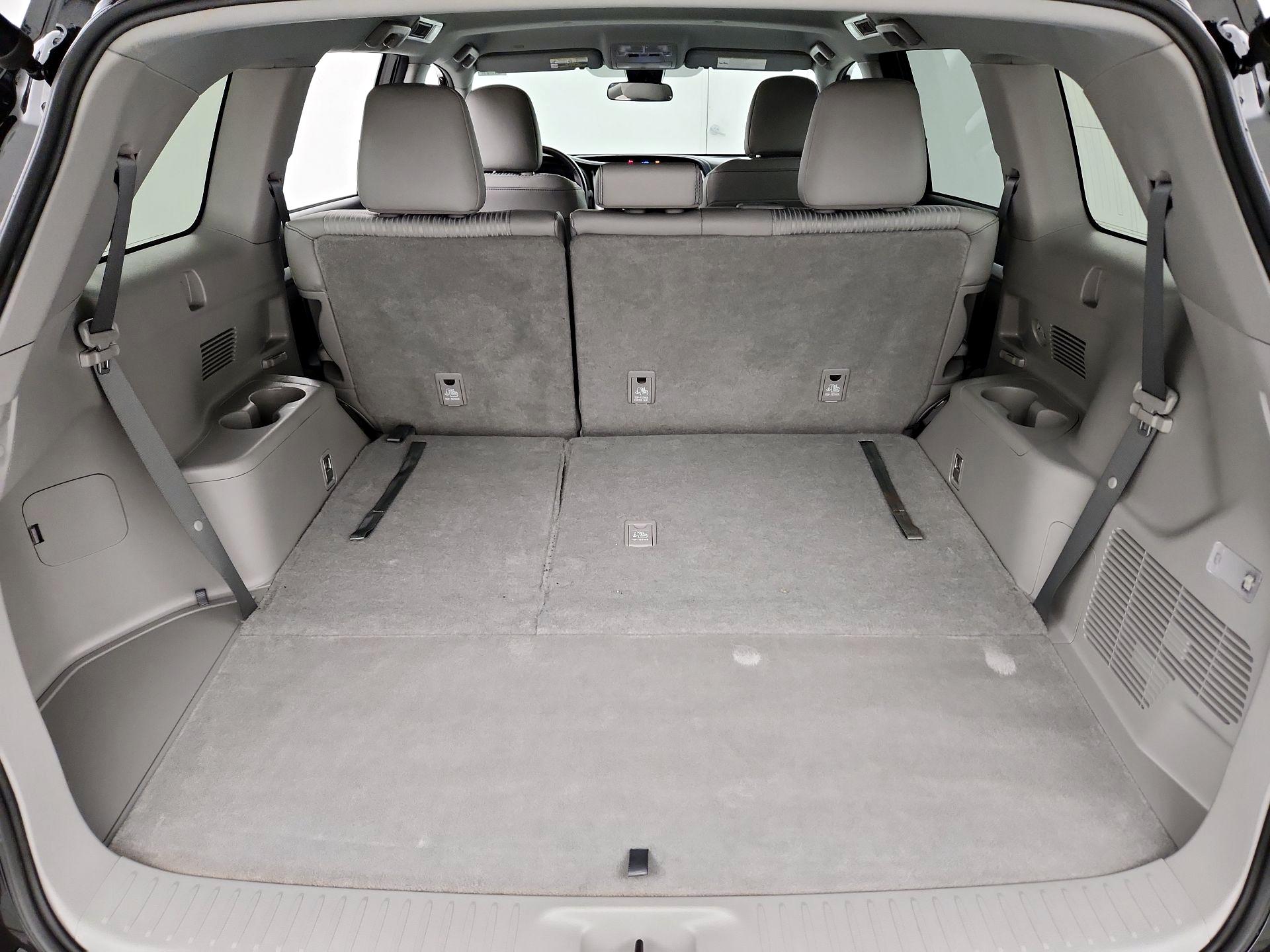 Thumbnail: 2018 Toyota Highlander - 20