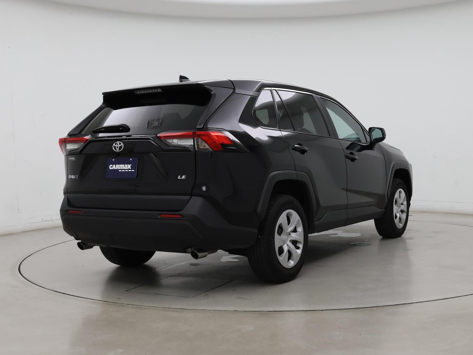 2025 Toyota RAV4 LE - Photo 9