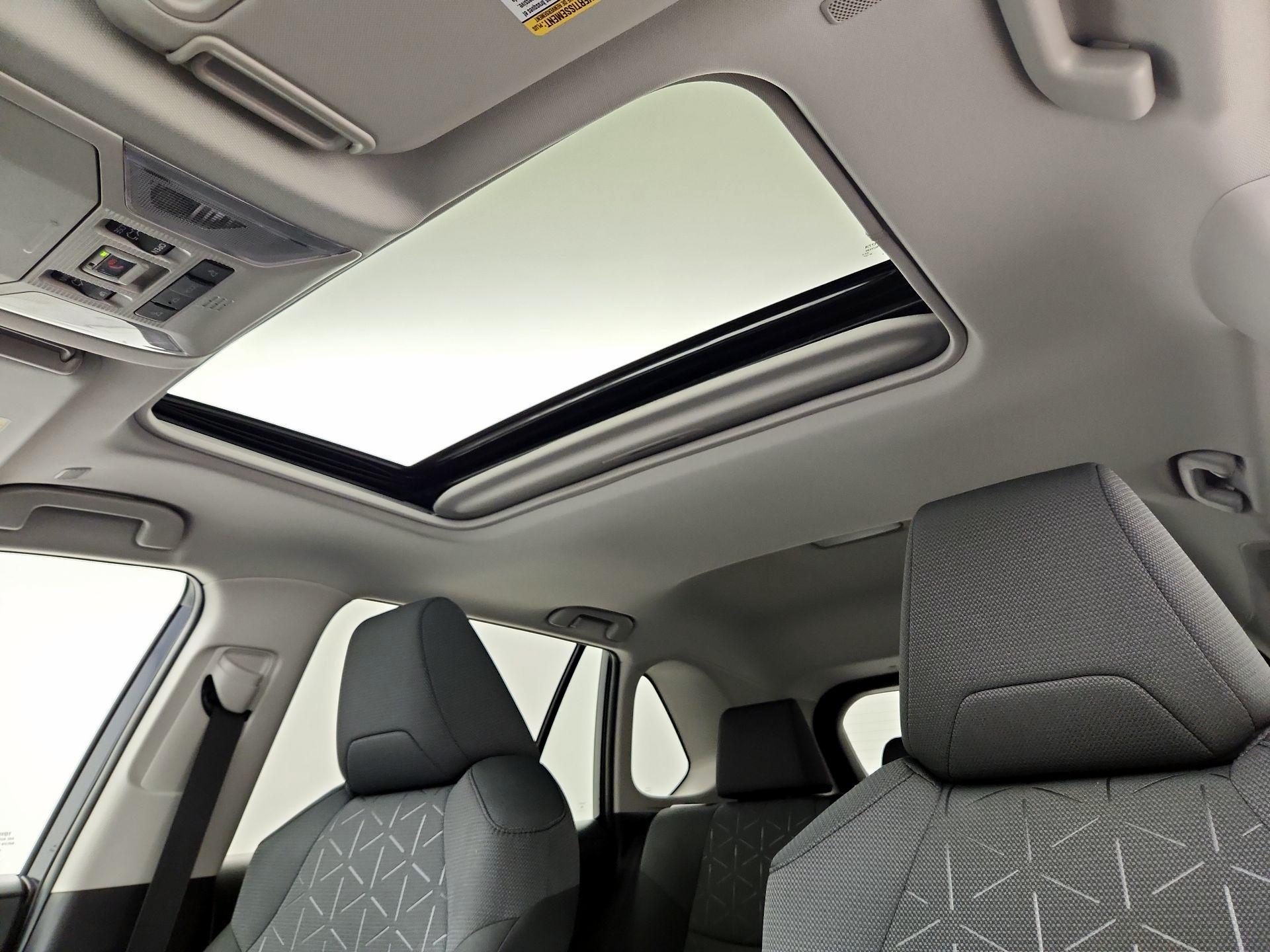 Thumbnail: 2025 Toyota RAV4 - 9