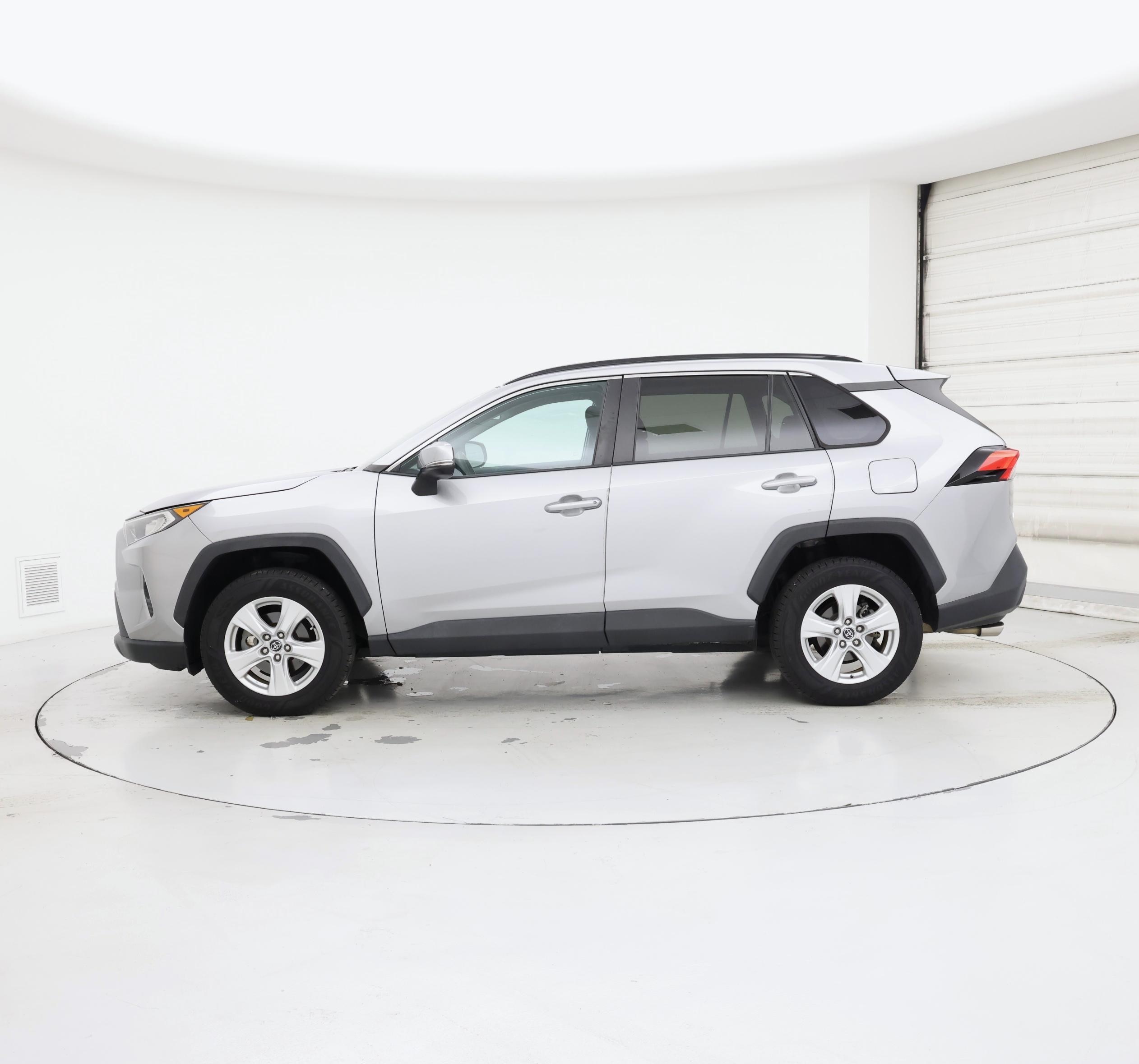 Thumbnail: 2020 Toyota RAV4 - 3