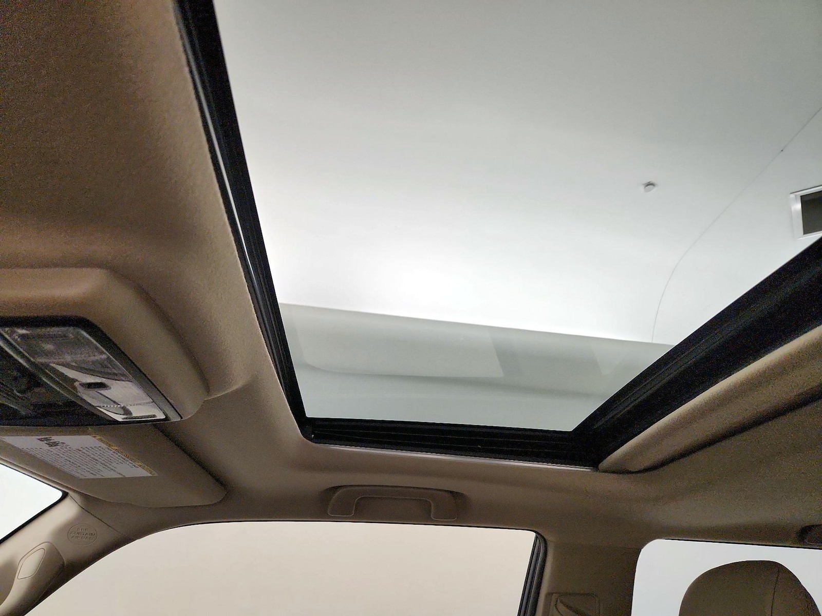 Sunroof(s) & Overhead Airbags