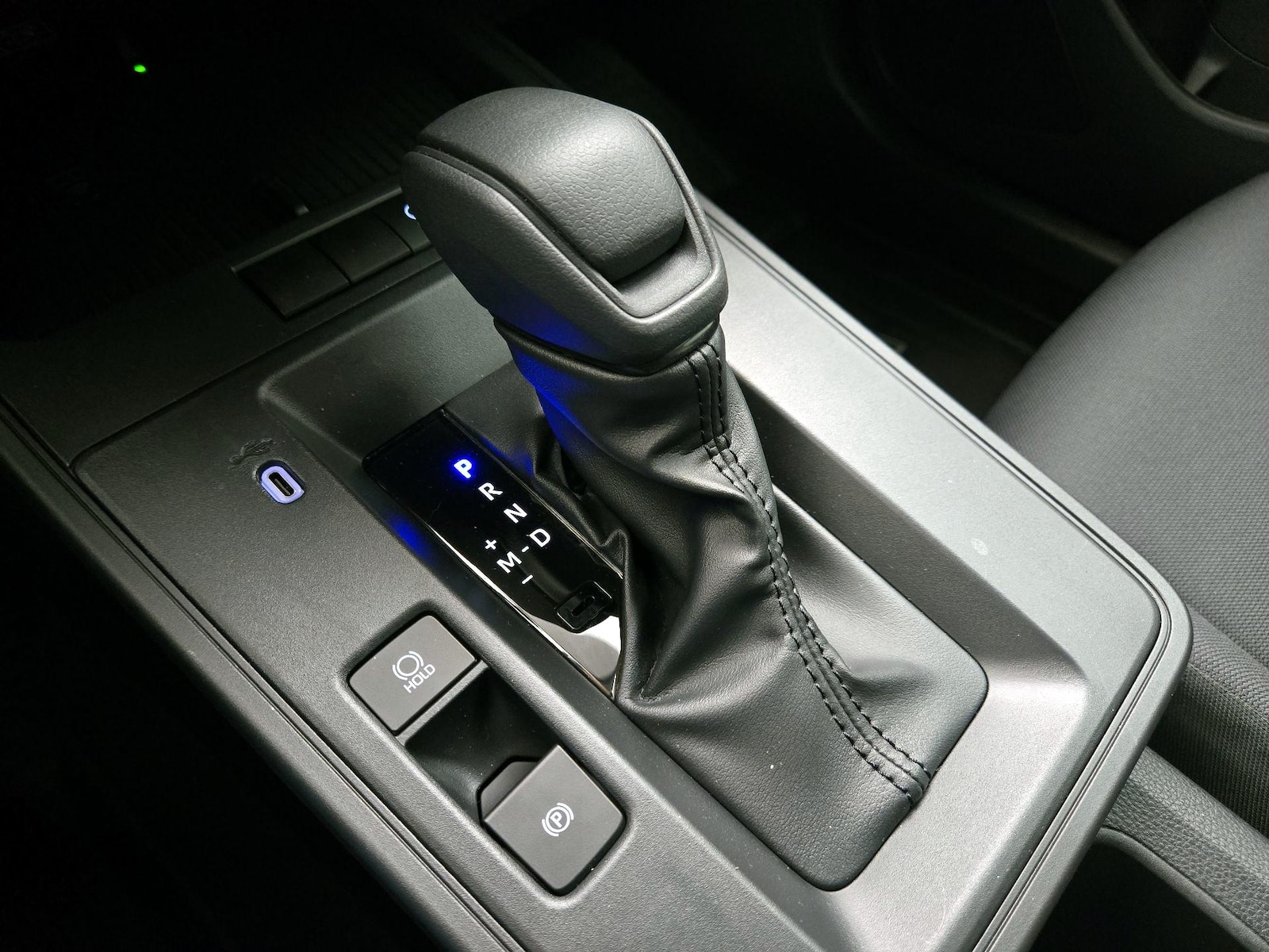 2026 Toyota Corolla Cross LE - Photo 19