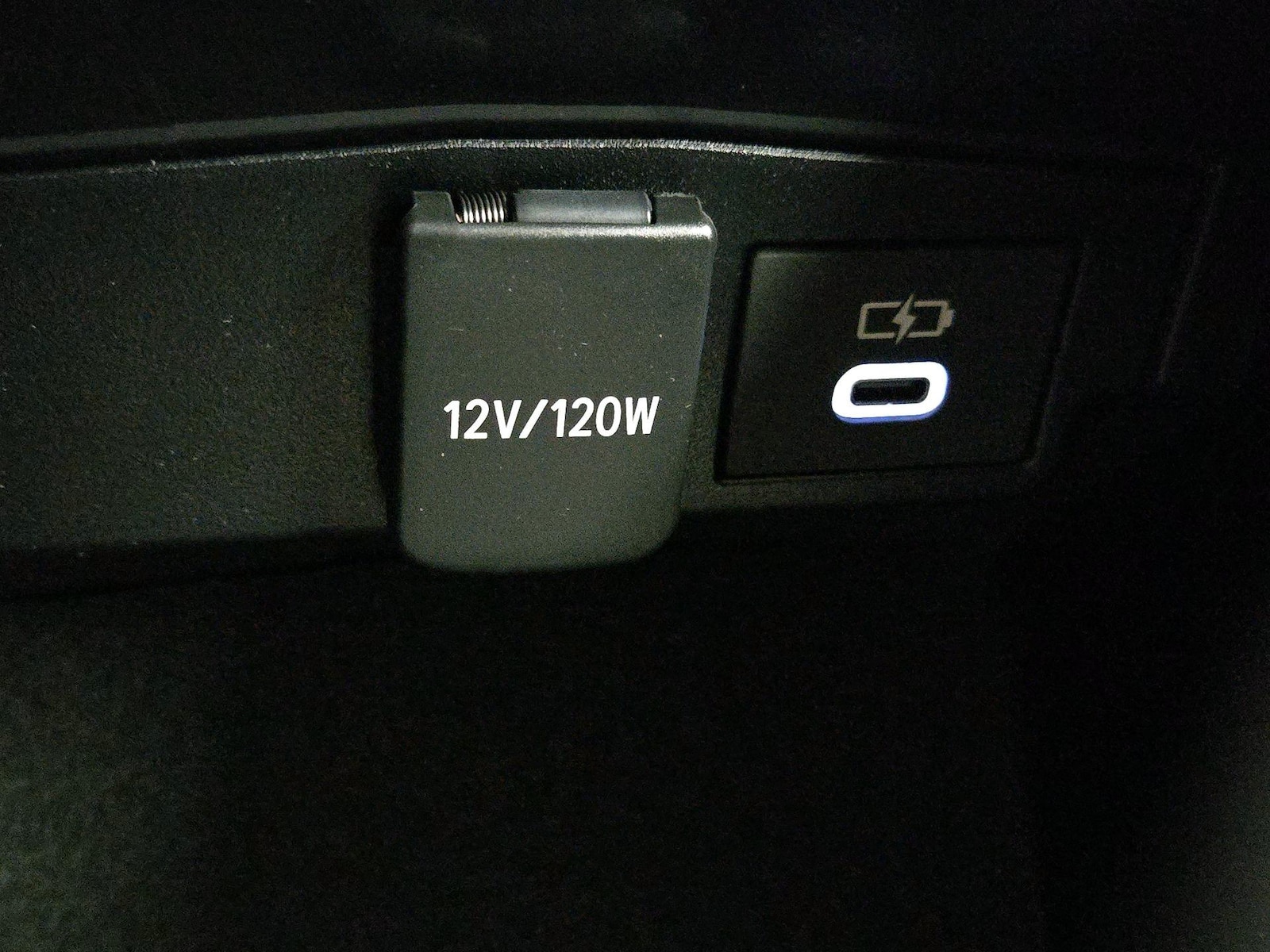 2026 Toyota Corolla Cross LE - Photo 20