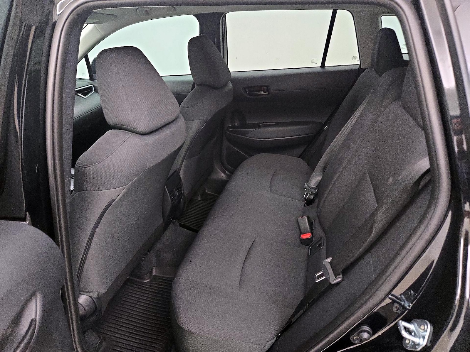 2026 Toyota Corolla Cross LE - Photo 21