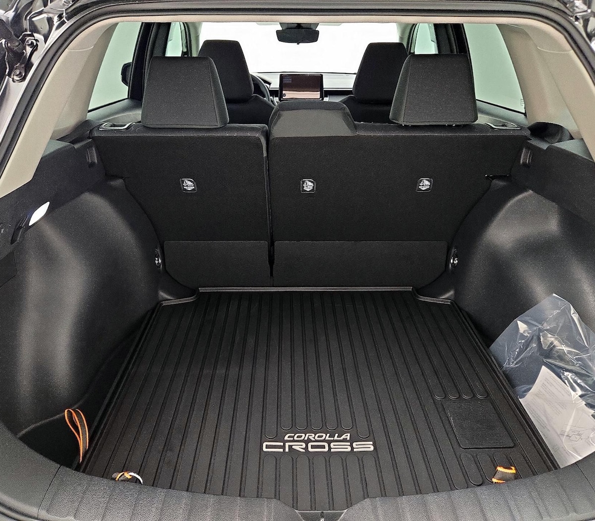Trunk/Cargo (Seats Up)