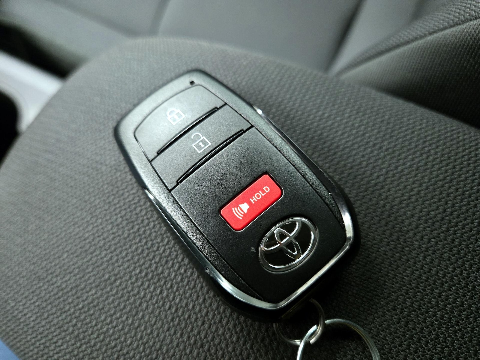 2026 Toyota Corolla Cross LE - Photo 24
