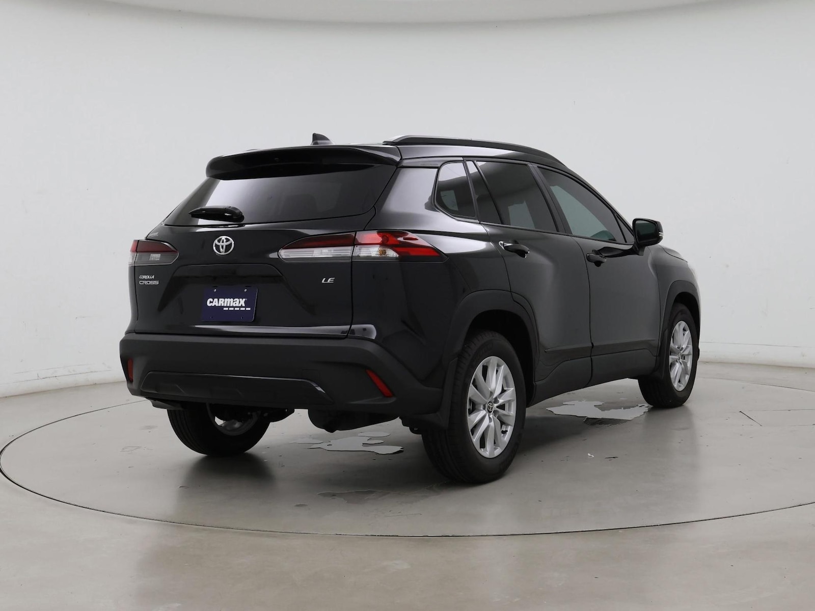 2026 Toyota Corolla Cross LE - Photo 9