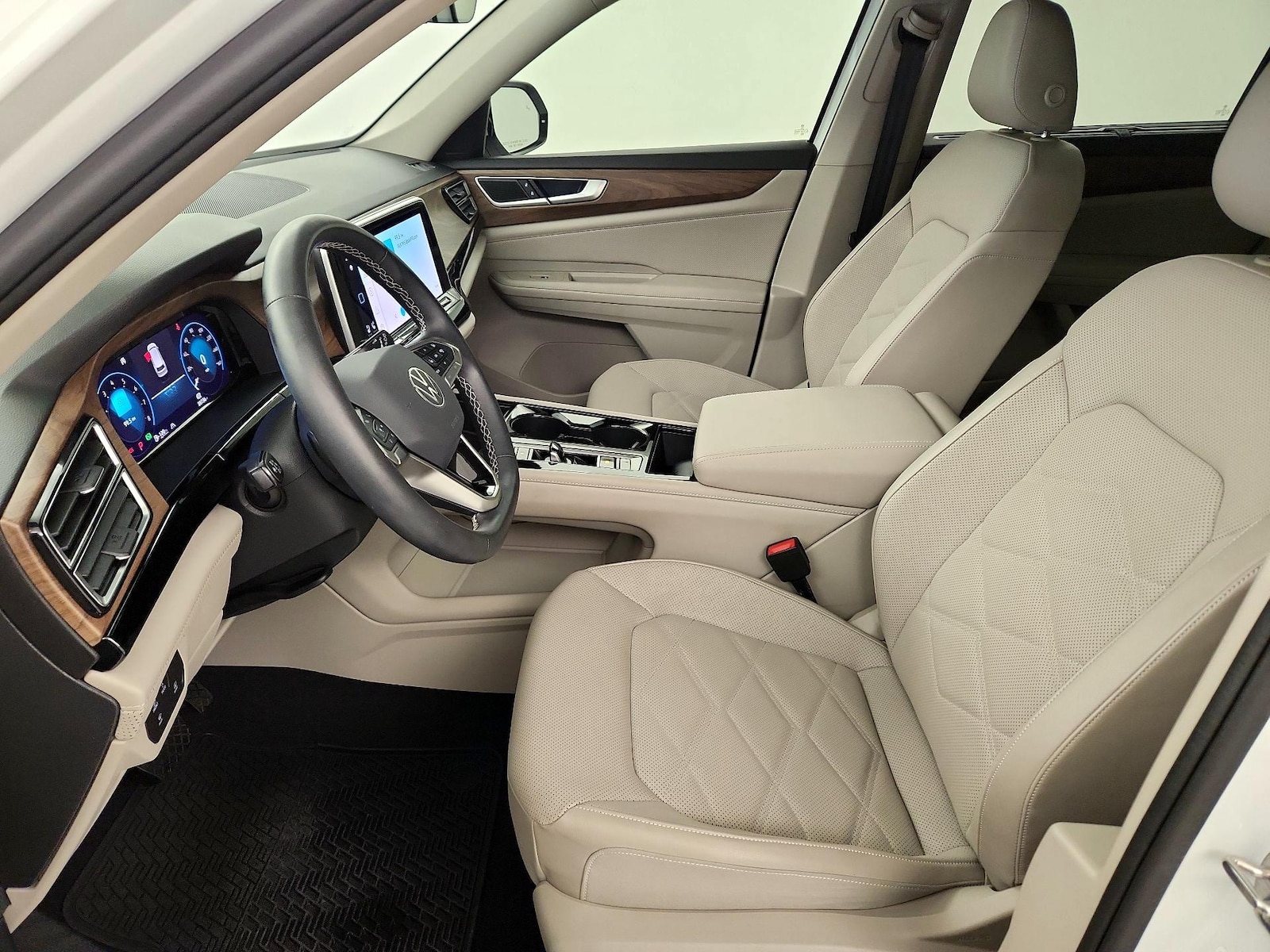 2024 Volkswagen Atlas SE w/Tech - Photo 10