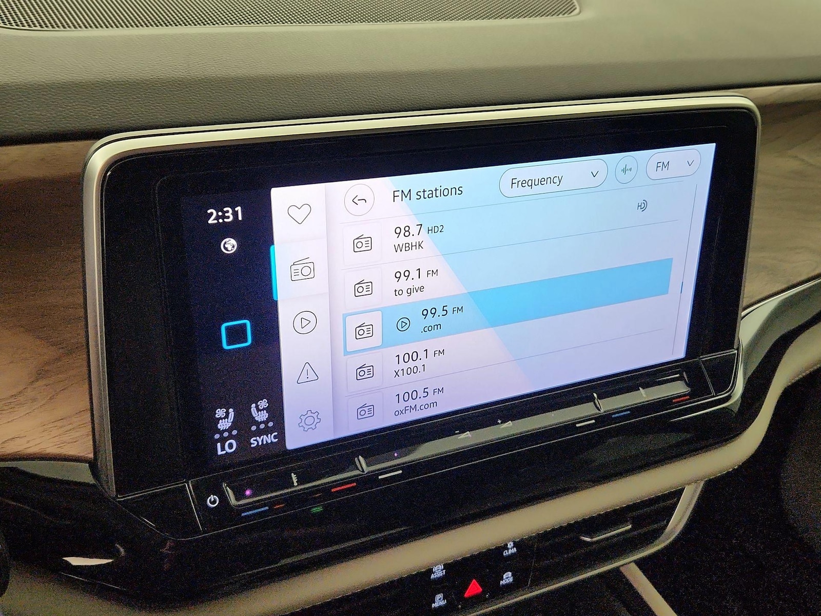 2024 Volkswagen Atlas SE w/Tech - Photo 14