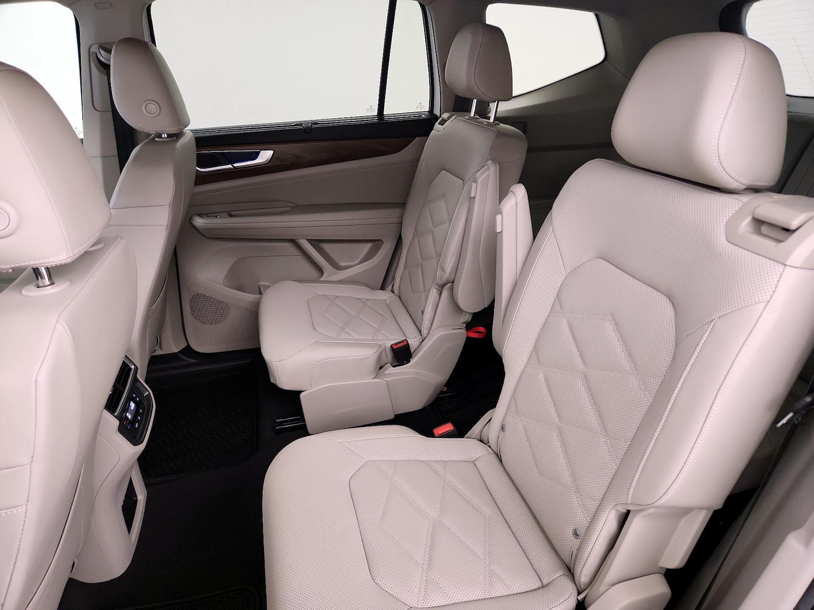 2024 Volkswagen Atlas SE w/Tech - Photo 19