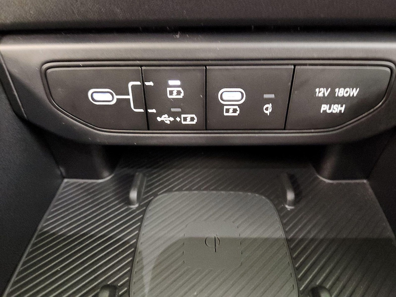 2026 Kia K4 GT-Line - Photo 17