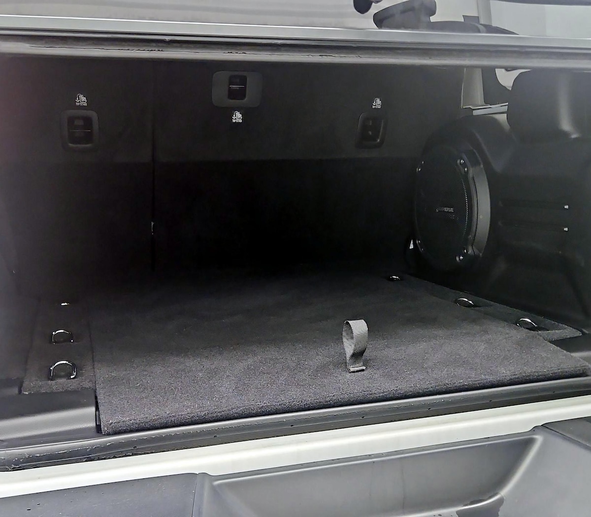 Trunk/Cargo (Seats Up)