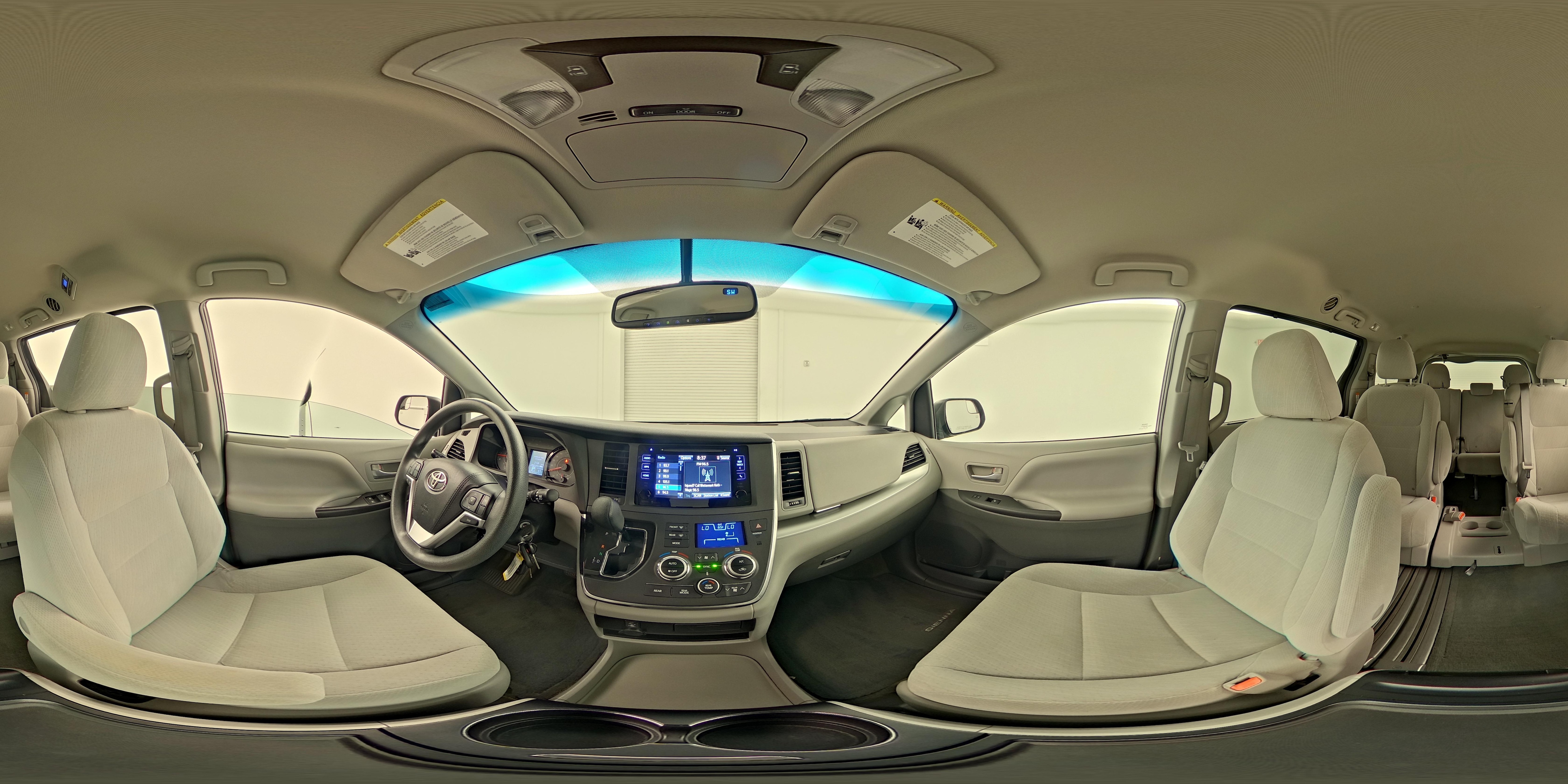 2015 Toyota Sienna LE - Photo 24