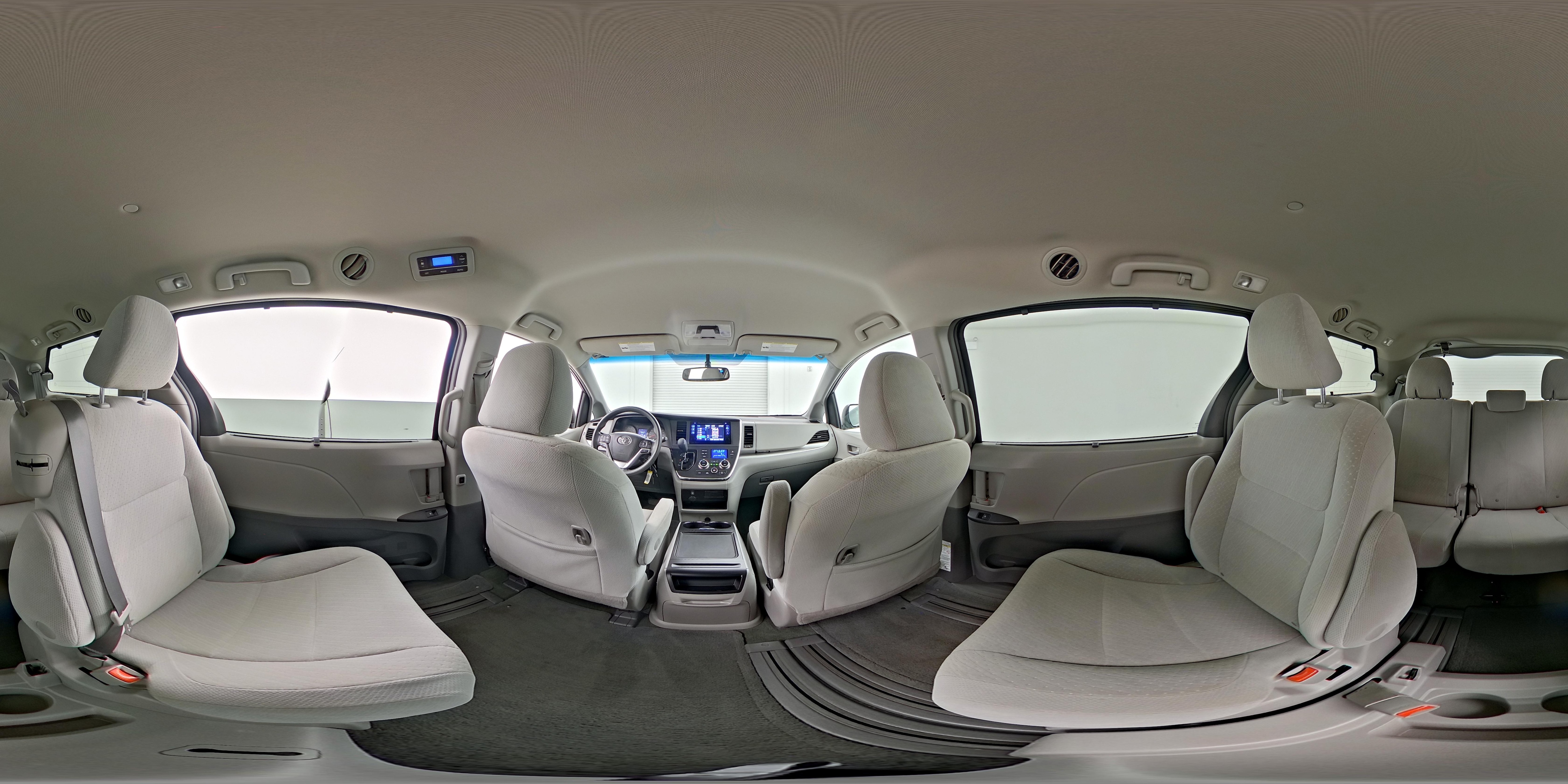 2015 Toyota Sienna LE - Photo 25