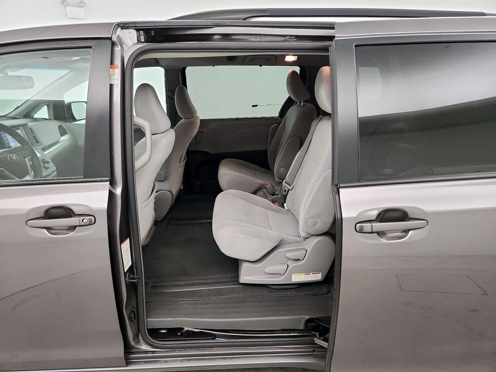 2015 Toyota Sienna LE - Photo 18