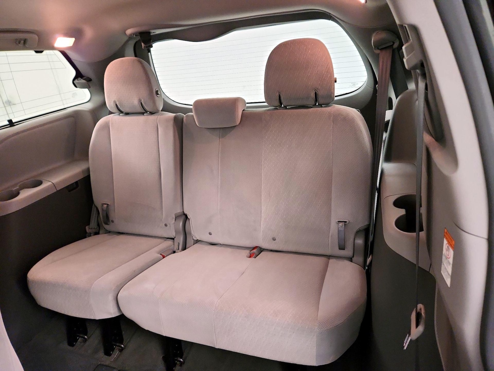 2015 Toyota Sienna LE - Photo 19