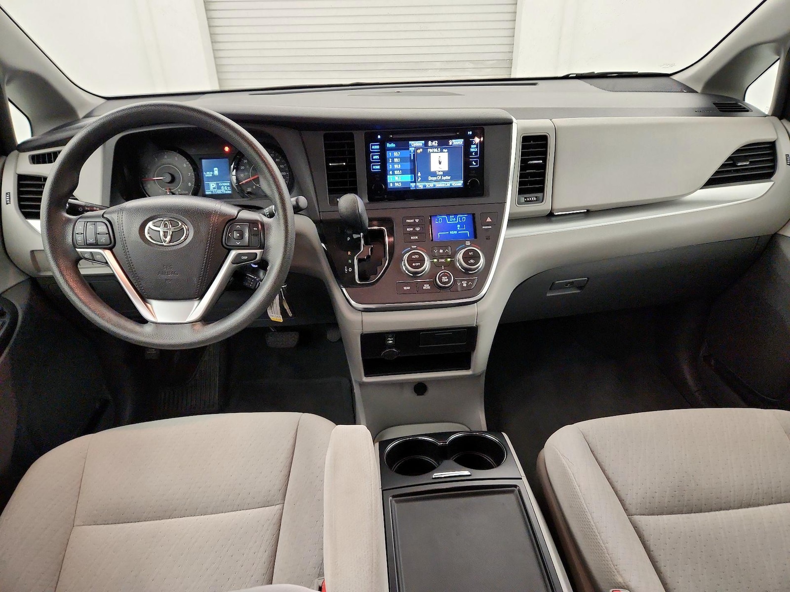 2015 Toyota Sienna LE - Photo 8