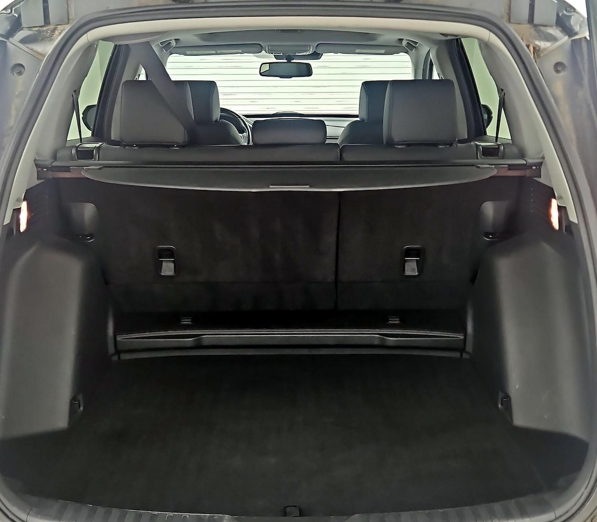 Trunk/Cargo (Seats Up)