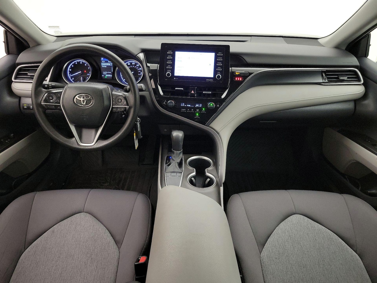 2023 Toyota Camry LE - Photo 10