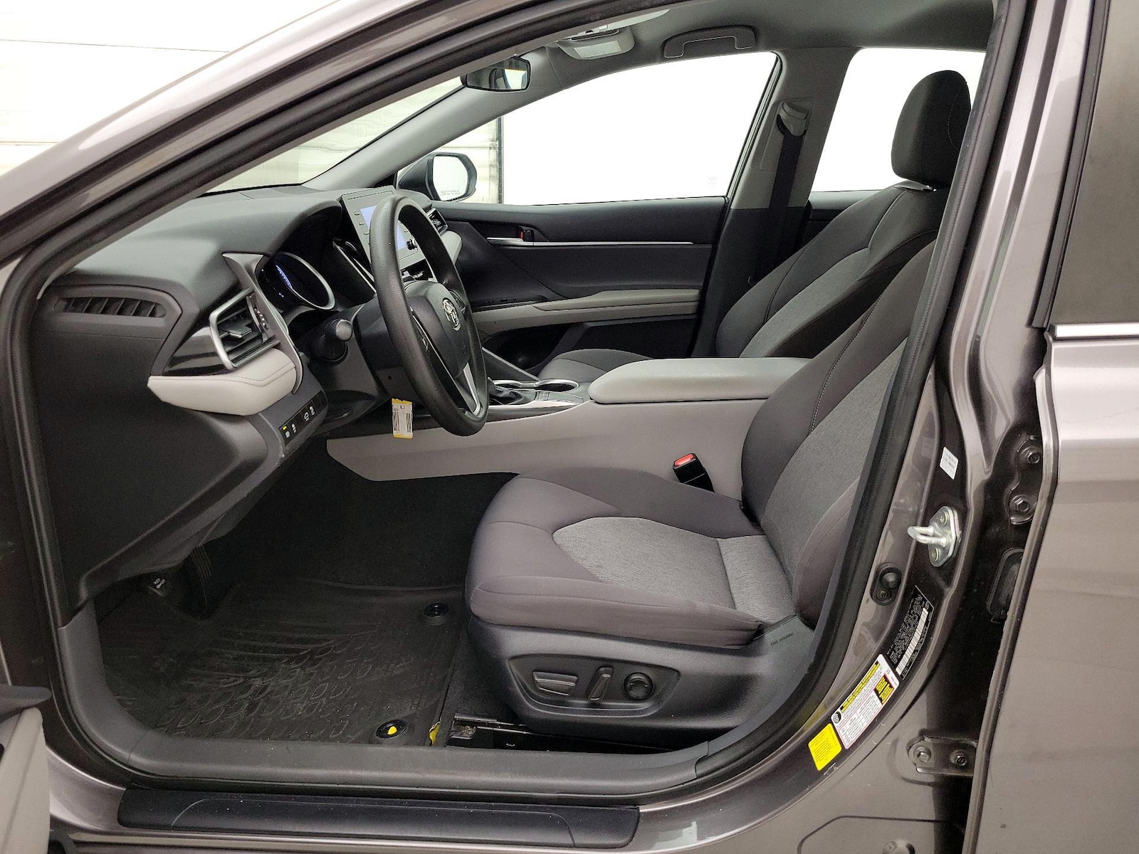 2023 Toyota Camry LE - Photo 12