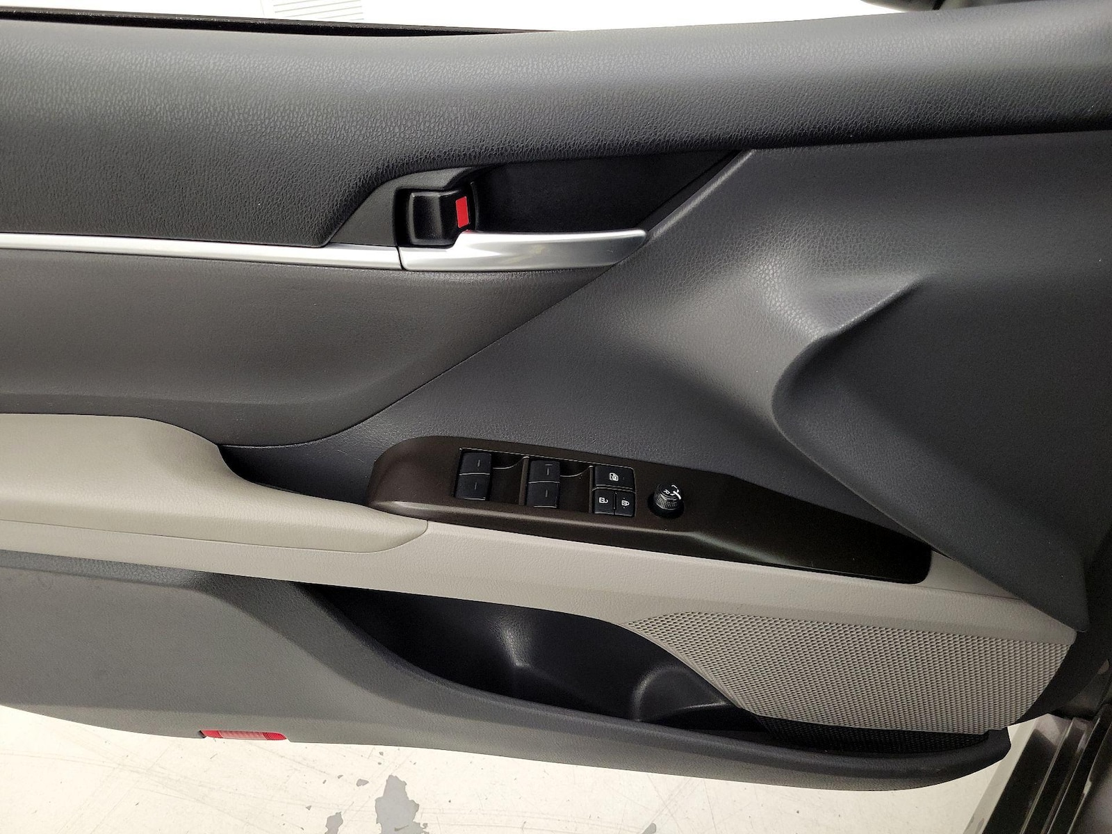 2023 Toyota Camry LE - Photo 13