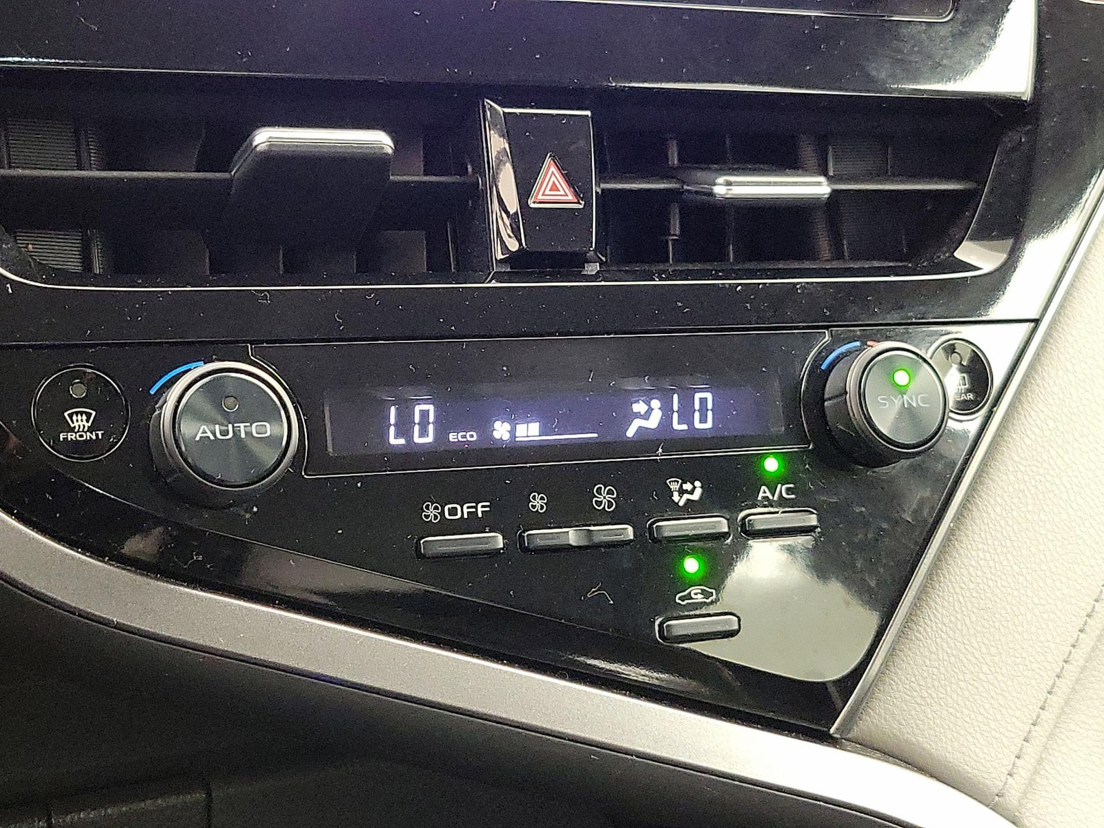 2023 Toyota Camry LE - Photo 17