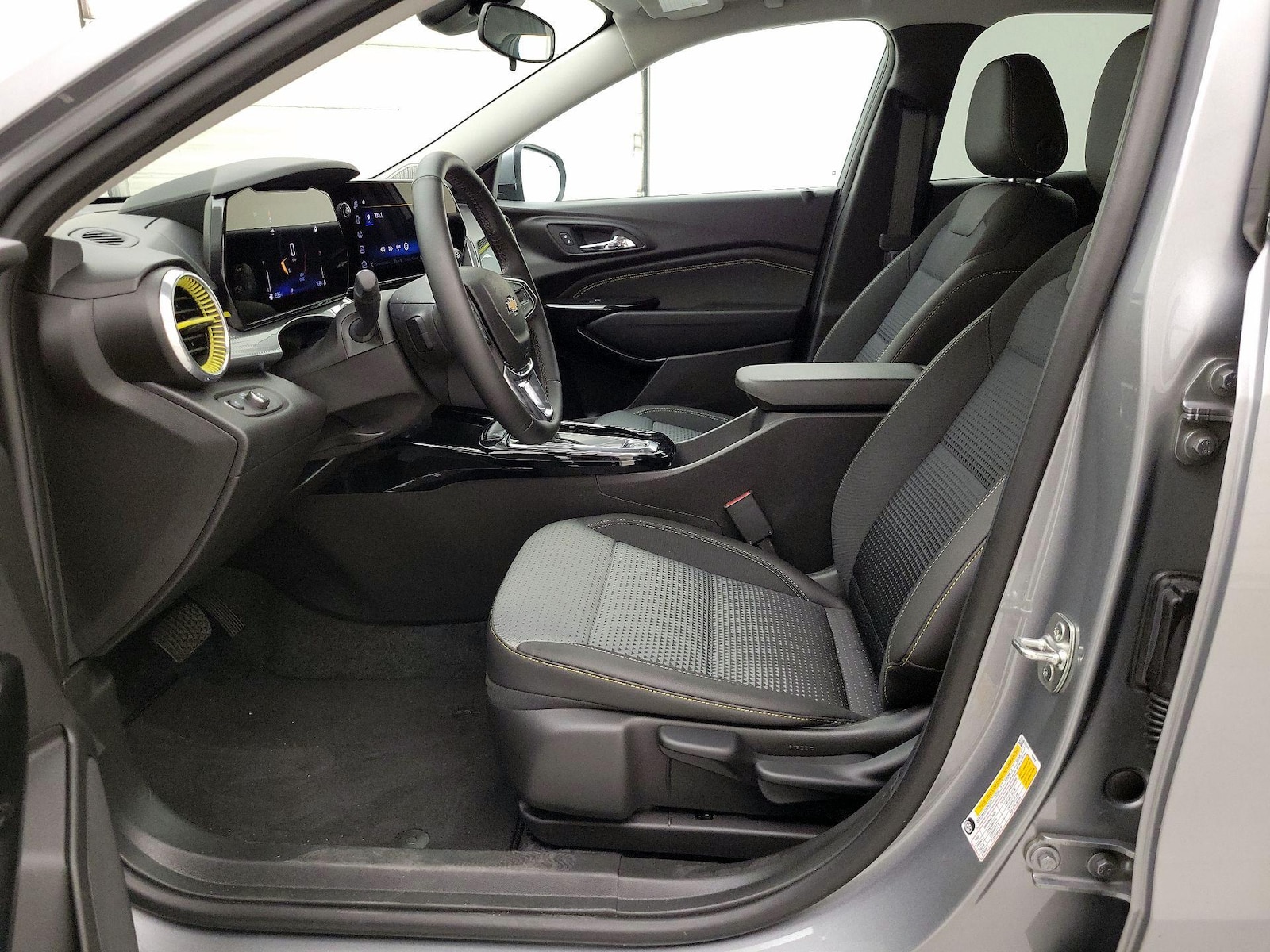 2026 Chevrolet Trax LT - Photo 12