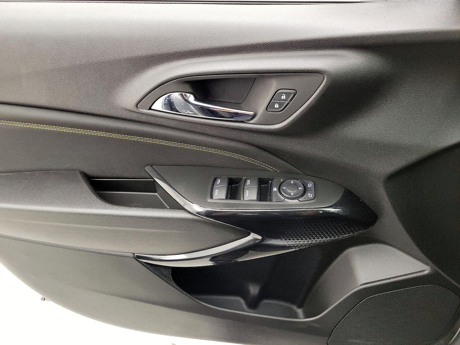 2026 Chevrolet Trax LT - Photo 13