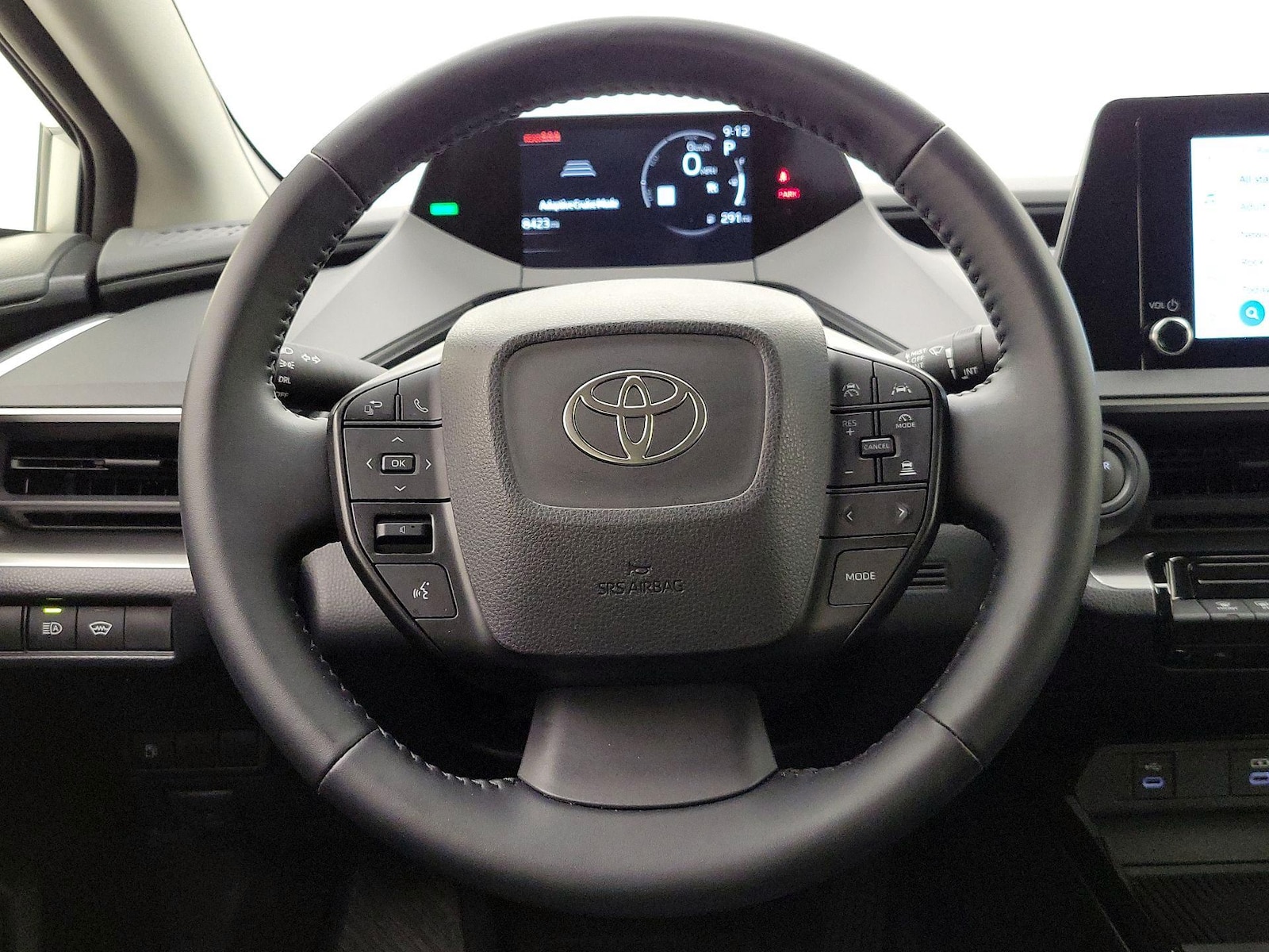2026 Toyota Prius LE - Photo 11