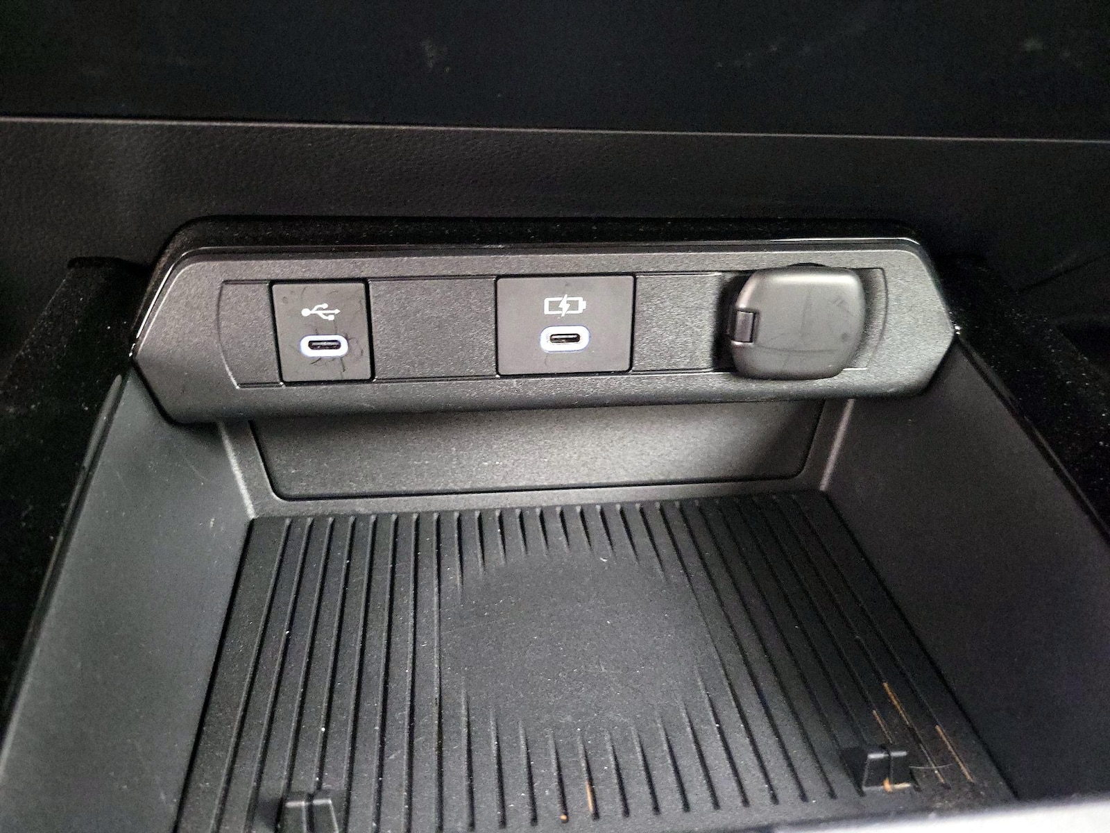 2026 Toyota Prius LE - Photo 19