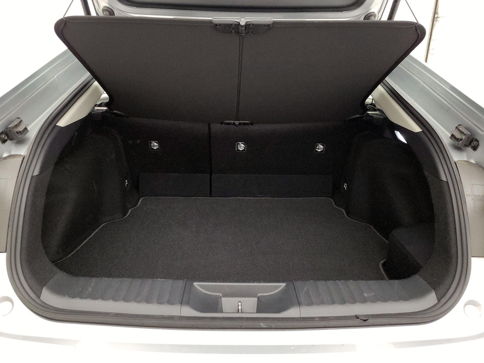 2026 Toyota Prius LE - Photo 21