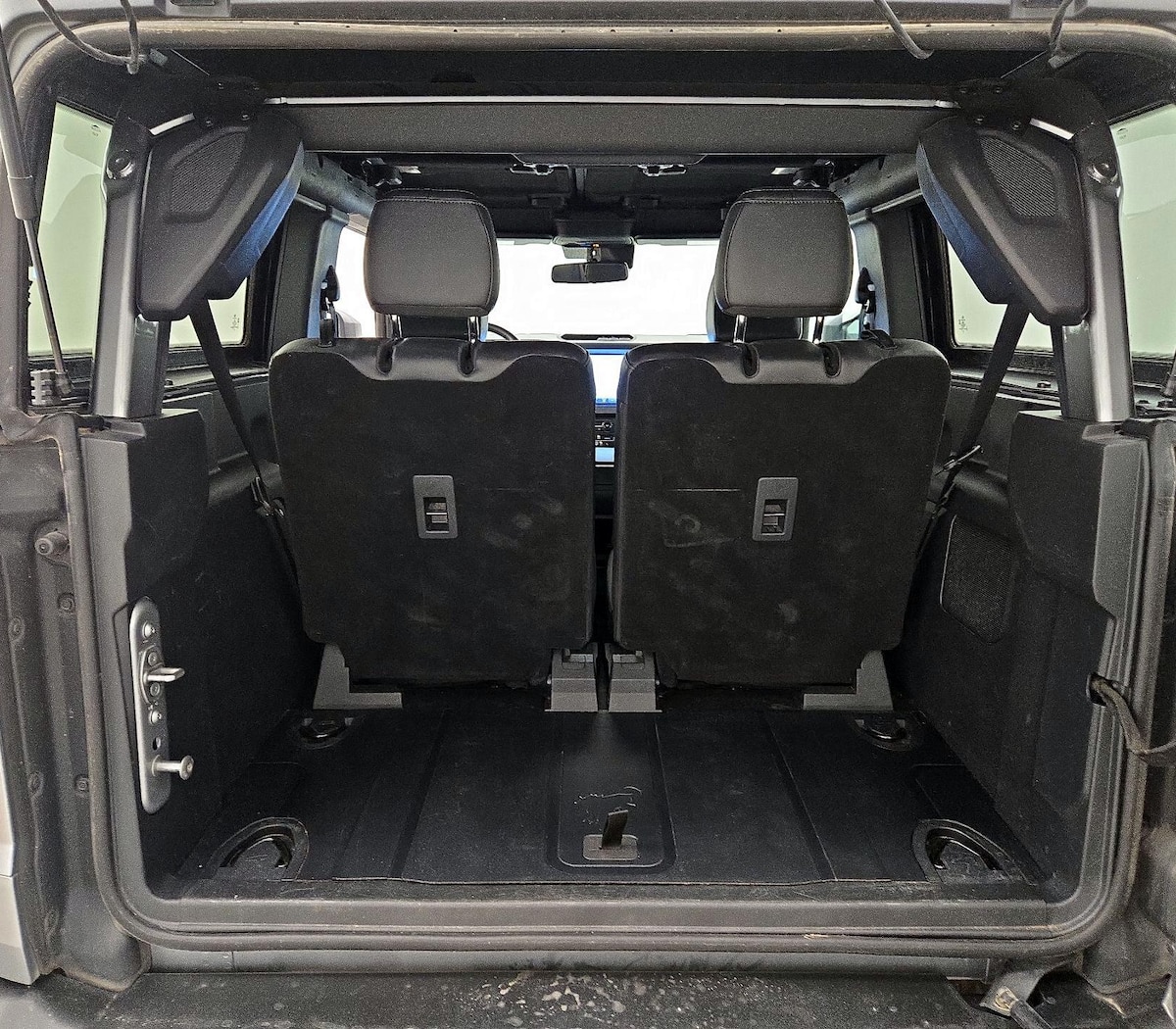 Trunk/Cargo (Seats Up)