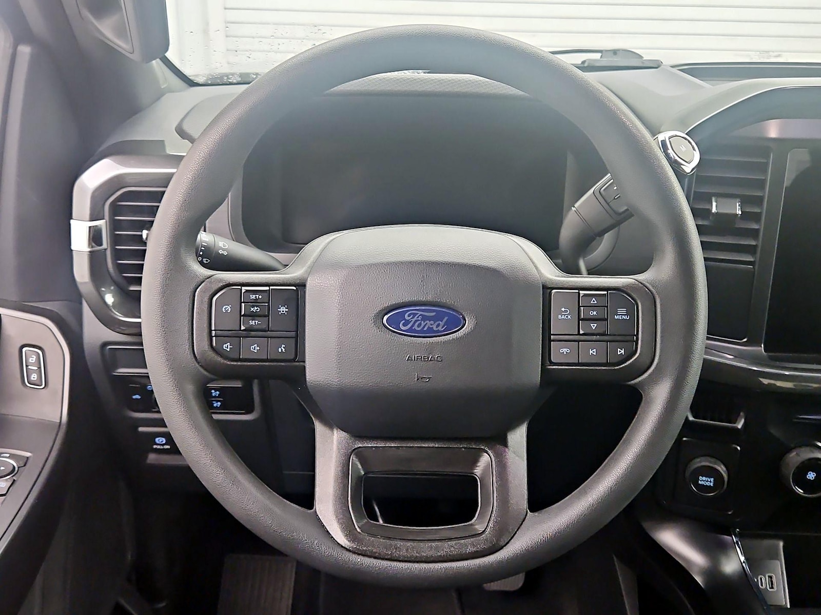 2025 Ford F-150 STX - Photo 11