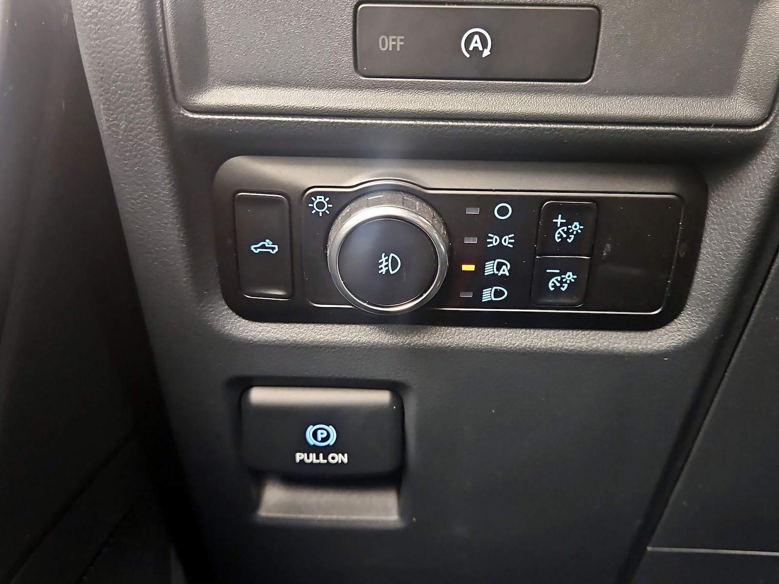 2025 Ford F-150 STX - Photo 14